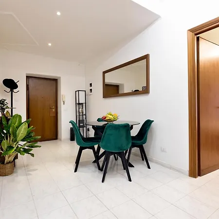 Holiday home 4 Stops To Colosseo - San Paolo House